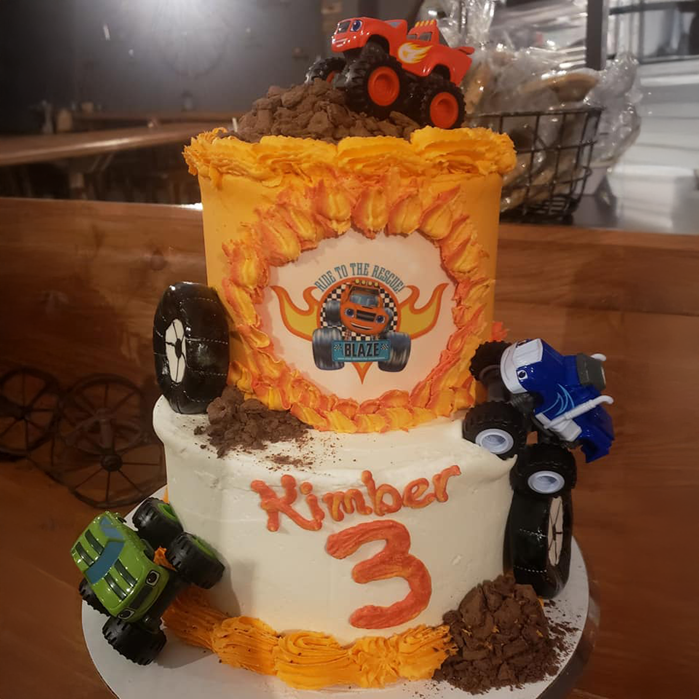Custom Cakes – Piece of Heaven